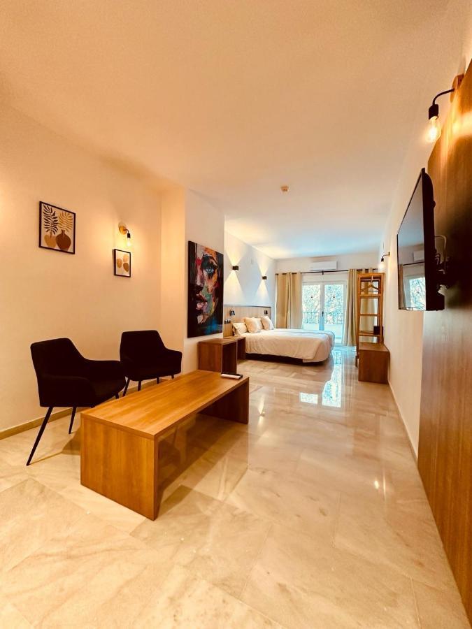 First Flatotel International Benalmadena Bagian luar foto