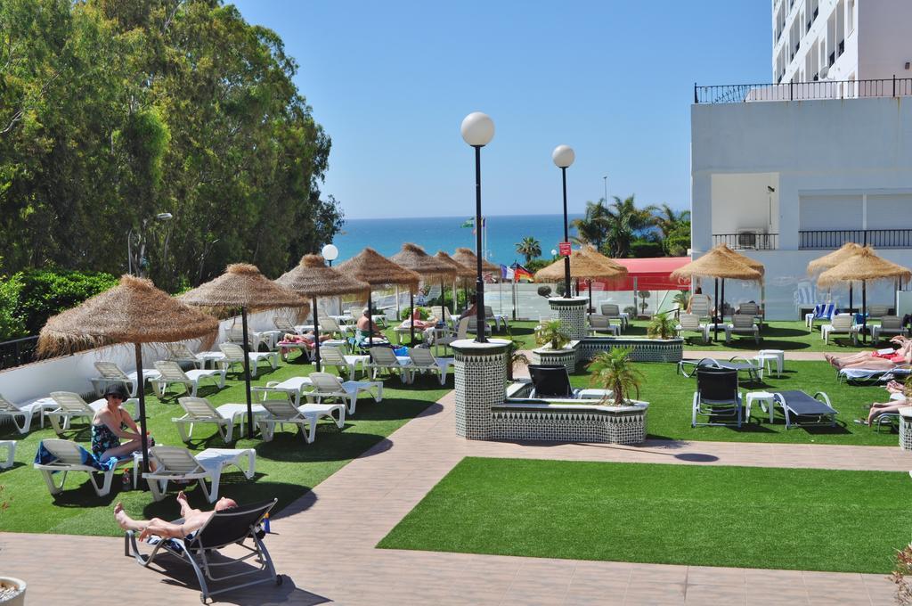 First Flatotel International Benalmadena Bagian luar foto